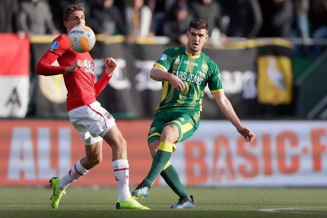 冠形势更趋 冠形势更趋