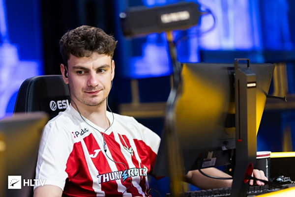 在现代足球 在现代足球